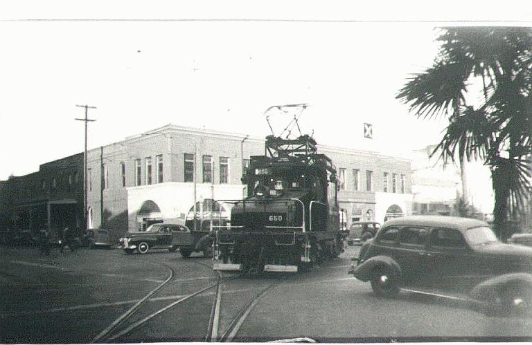 Woodland_Wye_with_SN_650
SN steeple cab 650 wyes in front of the Woodland Depot. The left leg of the wye was on Second Street, the right leg was the branchline back to Sacramento. The center leg entered the depot at an angle.
